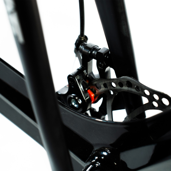 Bicicleta Speed Aro 700 Bike 16V AeroEdge Roda Liga de Alumínio Magnésio Freio a Disco Quadro Alumínio Resistente Leve Cor Preto - WCT FITNESS - Imagem 19