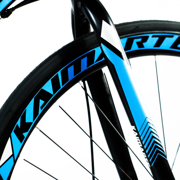 Bicicleta Speed Sprint Aro 700 Bike 21 Vel Marchas Freio a Disco Quadro Aço Carbono Leve Resistente Cor Preto/Azul - WCT FITNESS - Imagem 8
